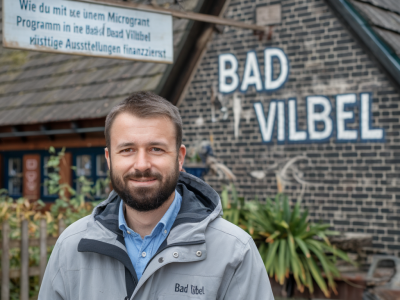 Wie du mit einem microgrant-programm in bad vilbel kurzfristige ausstellungen finanzierst
